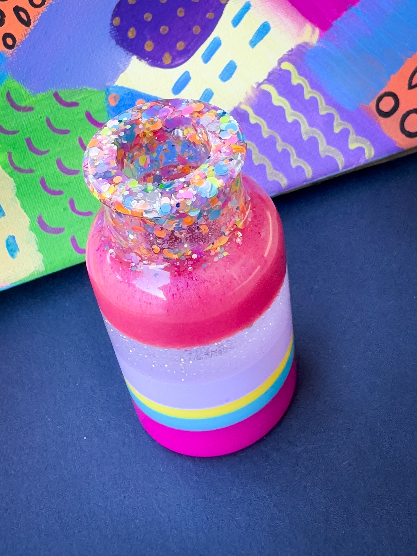 Colourful Resin Mini Vases: Glitter and Glamour 🌈✨